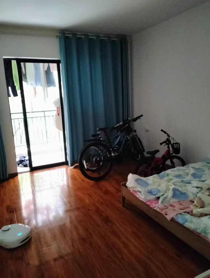 三一街區(qū)法拍房一期8、9棟407號(hào)