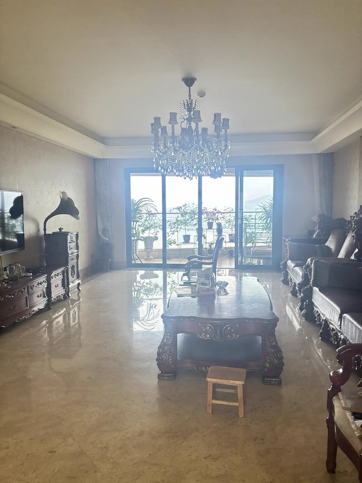 （7.8折 一線江景）華遠(yuǎn)華中心法拍房1號(hào)樓A、B座1506室