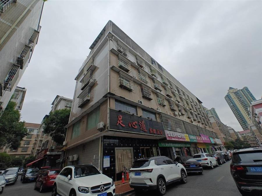 （整棟收租）松雅小區(qū)松雅安置區(qū)法拍房B-14棟21、22、23、24號(hào)全部房產(chǎn)